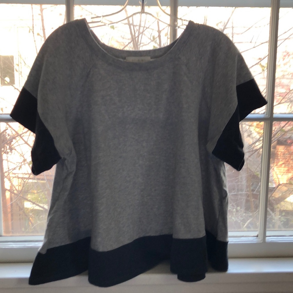 Wide sleeve and bottom coron shirt